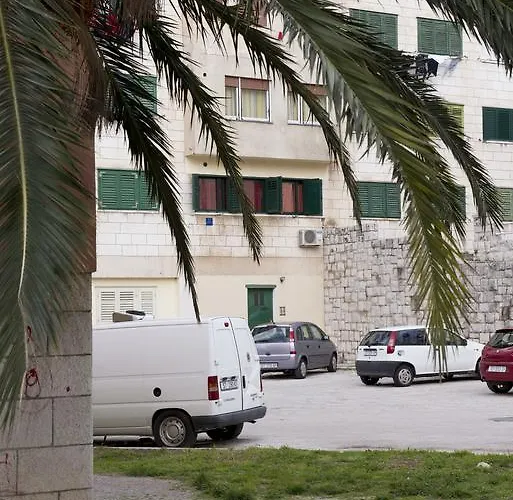 Sunny Apartment Split